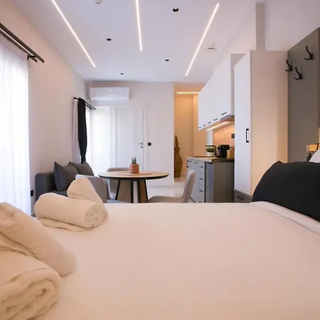 Aelia Luxury Living 1 Apartman *
